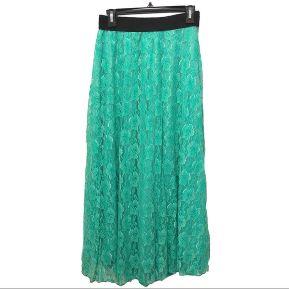LuLaRoe Dresses & Skirts - LuLaRoe Lucy Skirt S